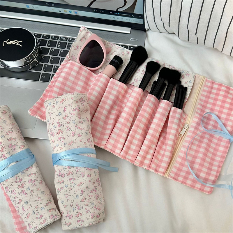Beauty Makeup Organizer - Floral Plaid Fabric Makeup Brush Roll