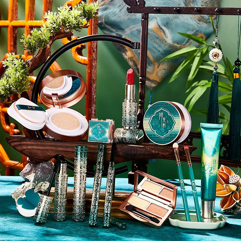 13 Piece Makeup Kit Set, Cosme - đánh giá và giá Beauty Book Makeup Kit